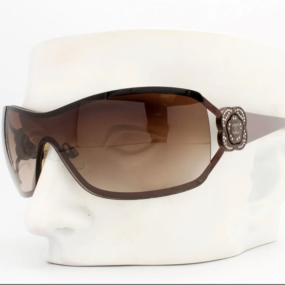 Chanel vintage camellia sunglasses